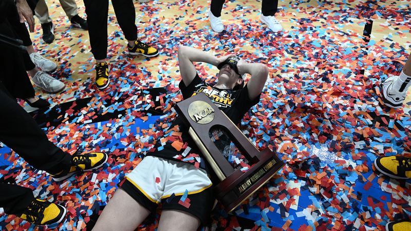 Caitlin Clark and Iowa advance to women’s Final Four after beating 2023 champion LSU
