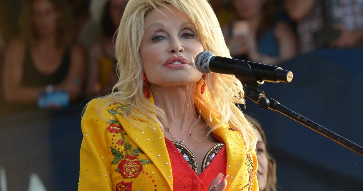 Dolly Parton to Explore Country Heritage on ‘Smoky Mountain DNA – Family, Faith & Fables’  Record and Docuseries