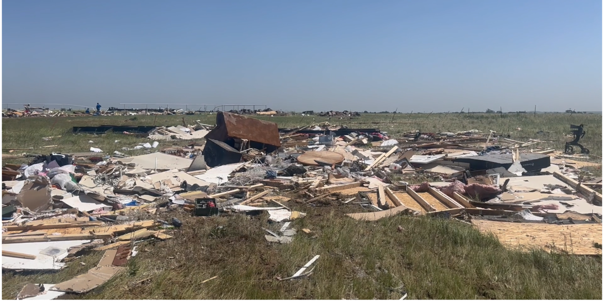 Seven dead, 200 structures destroyed in Valley View tornado