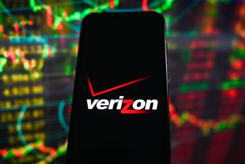 Verizon service outage: Users can't make calls