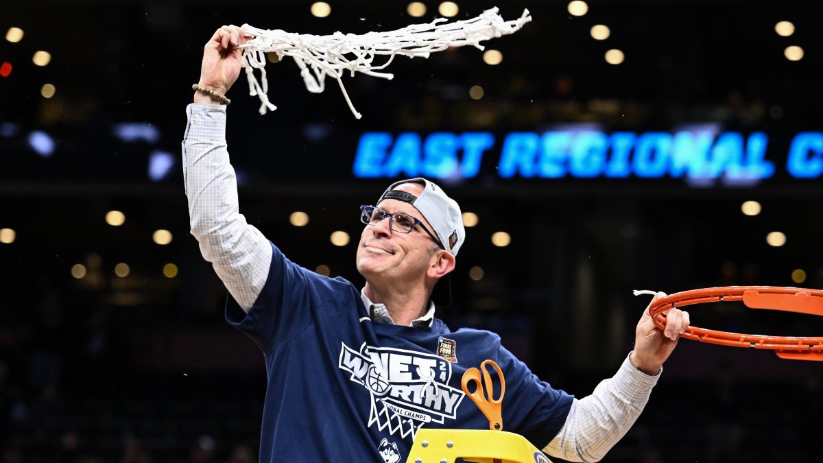 Dan Hurley turns down Lakers job to stay at UConn – NBC Los Angeles