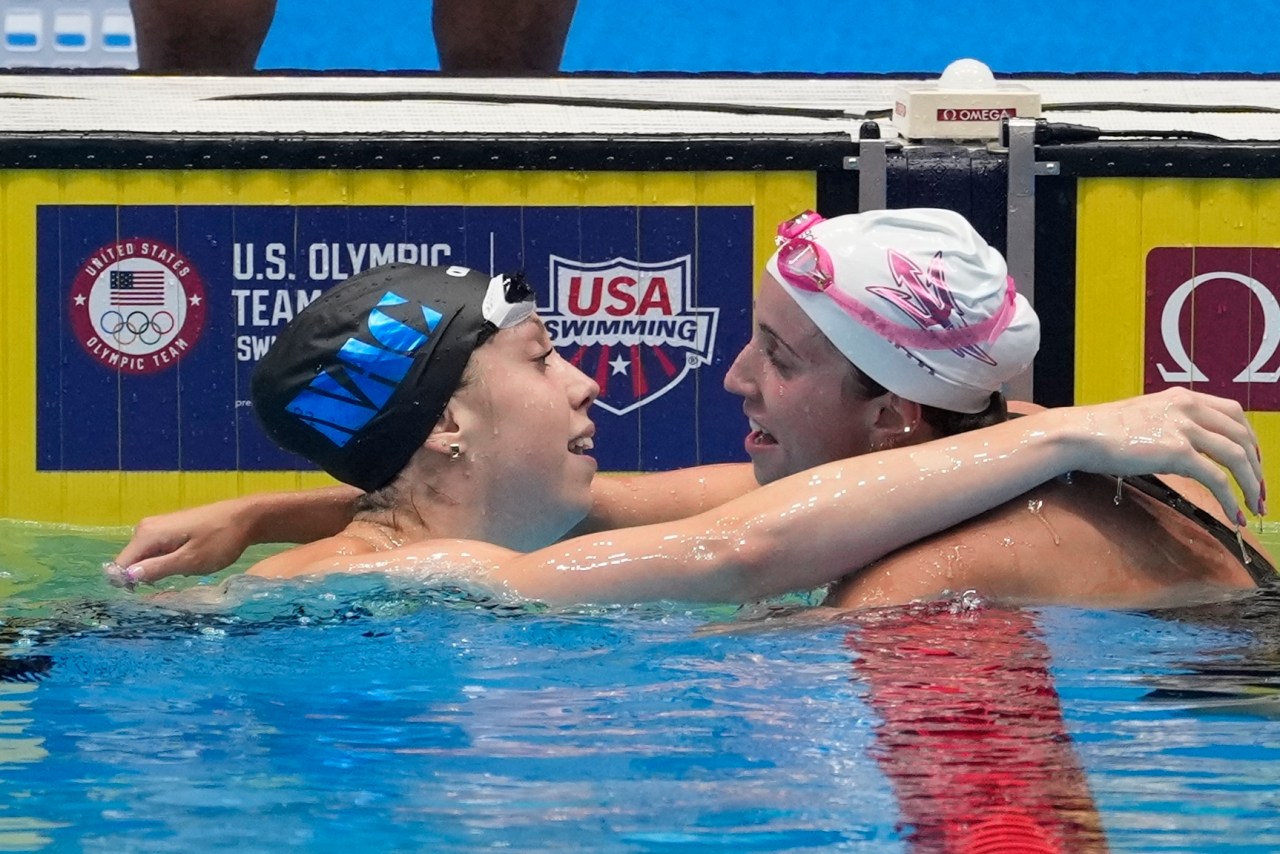 Gretchen Walsh follows world record with 1st Olympic berth; Carson Foster wins 400 IM