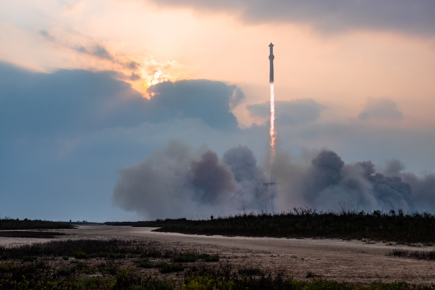 SpaceX accomplishes first soft splashdown of Starship, Super Heavy Booster on Flight 4 mission – Spaceflight Now