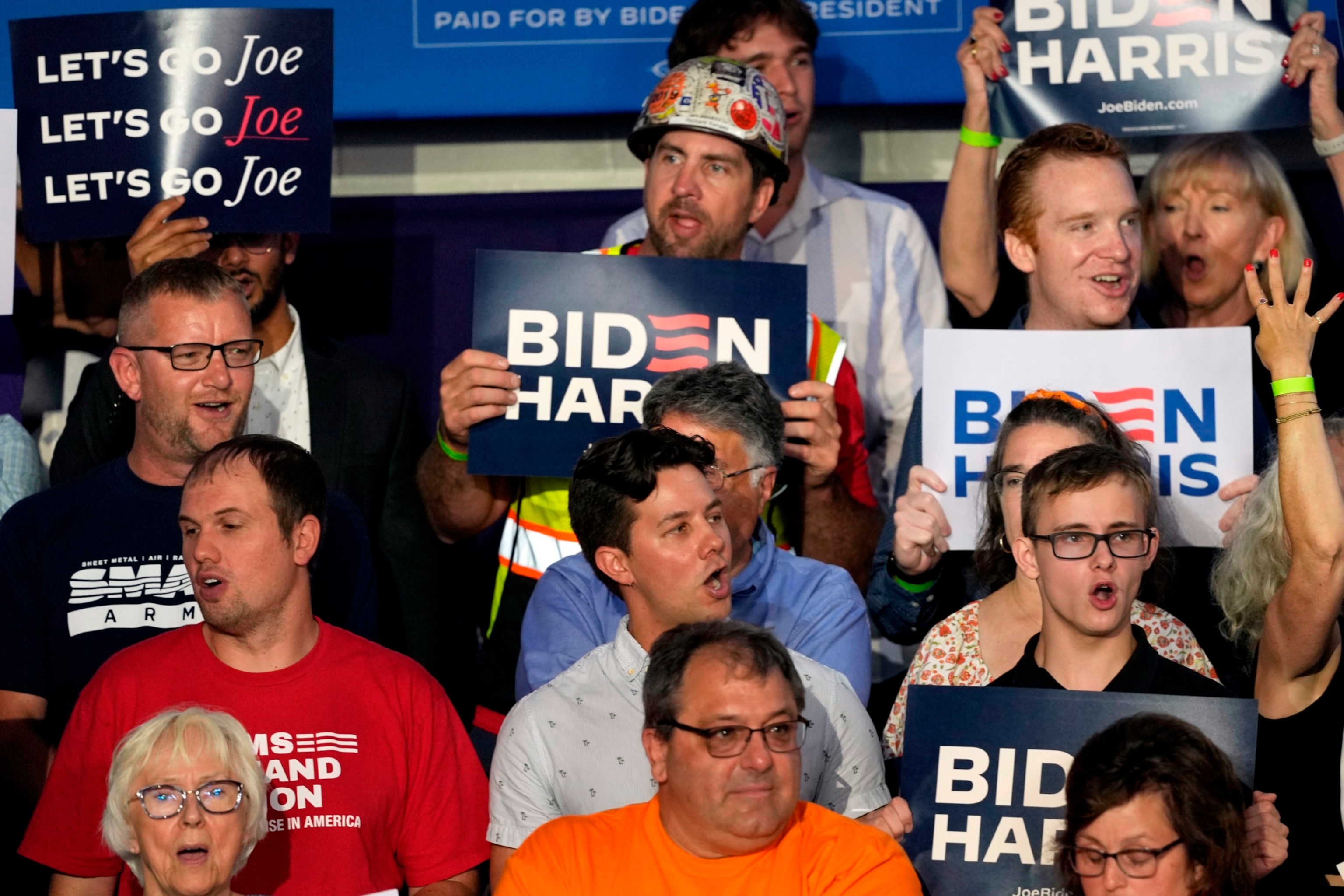 PHOTO: Supporters cheer before President Joe Biden speaks at a campaign event at Sherman Middle School in Madison, Wis., July 5, 2024. 