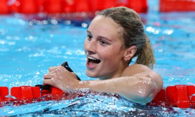 Canadian teen McIntosh fulfills potential, Americans Grimes and Weyant go silver-bronze in women's 400m IM