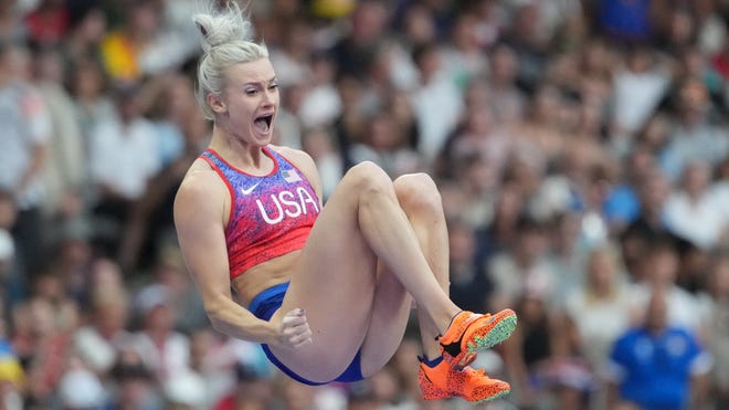 Katie Moon wins silver medal at Paris Olympics in women's pole vault