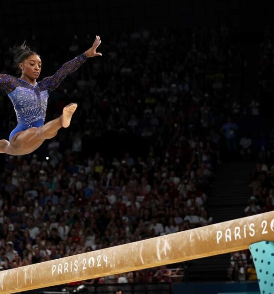 Simone Biles will have a chance at 2 more medals on Monday in Paris Olympics. Schedule and how to watch – NBC Chicago