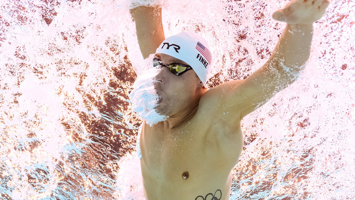 U.S. swimmer Bobby Finke wins gold in 1500 meter freestyle : NPR